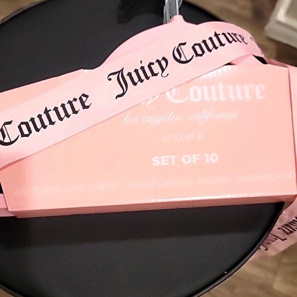 Juicy Couture Home Set Of 10 Notched Shoulder Space Saving Hangers - Picture 4 of 4